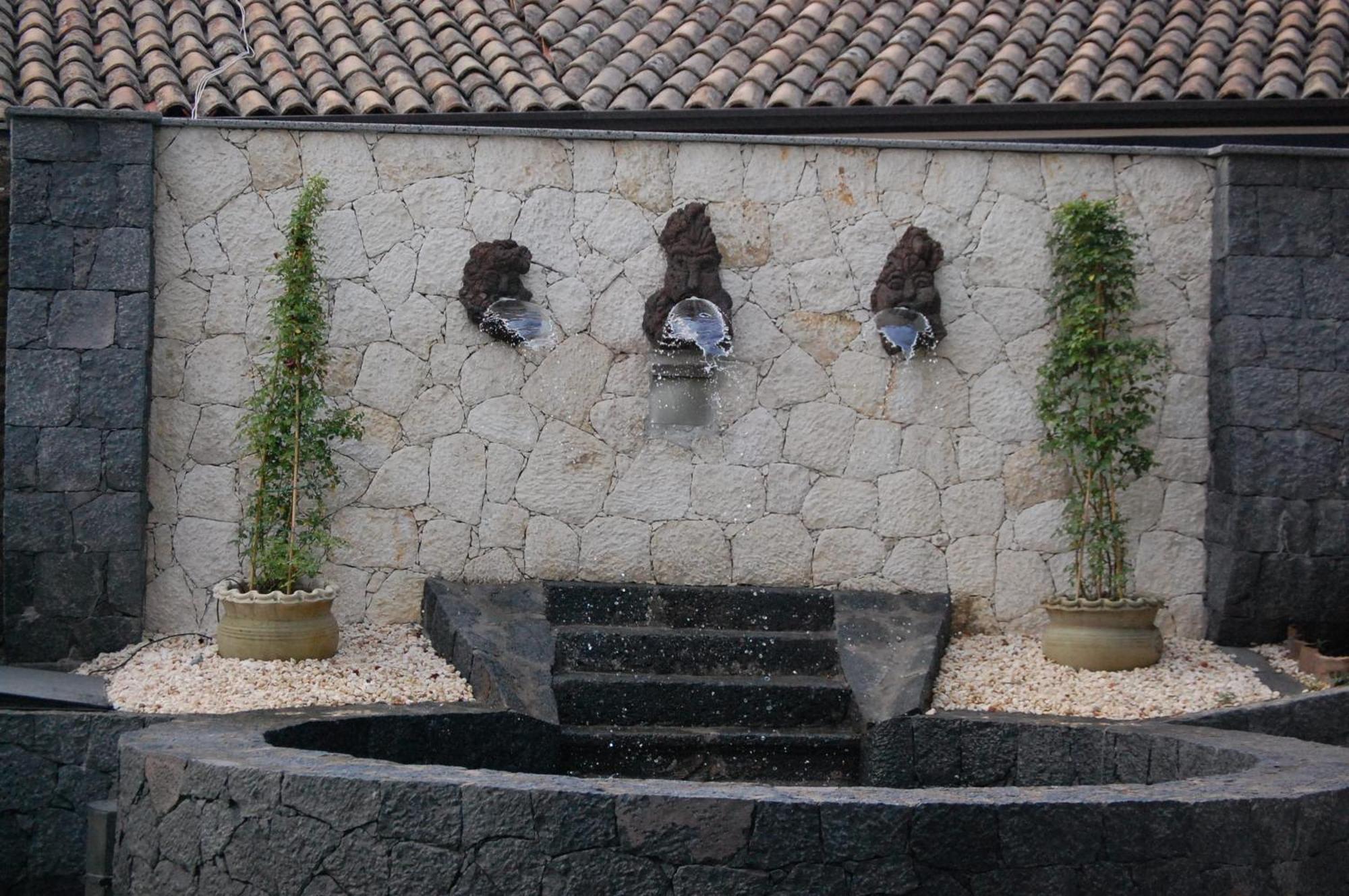 B&B Le Antiche Cisterne Tremestieri Etneo Exterior foto